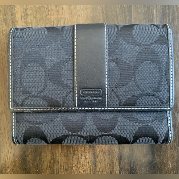 COACH Black Signature Compact Leather Trim Wallet - Picture 1 of 9